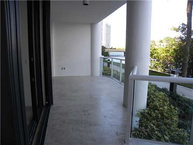 4000 ISLAND BL # TH4, Miami, FL 33180