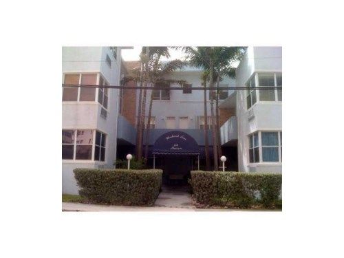 326 HARRISON ST # 203, Hollywood, FL 33019