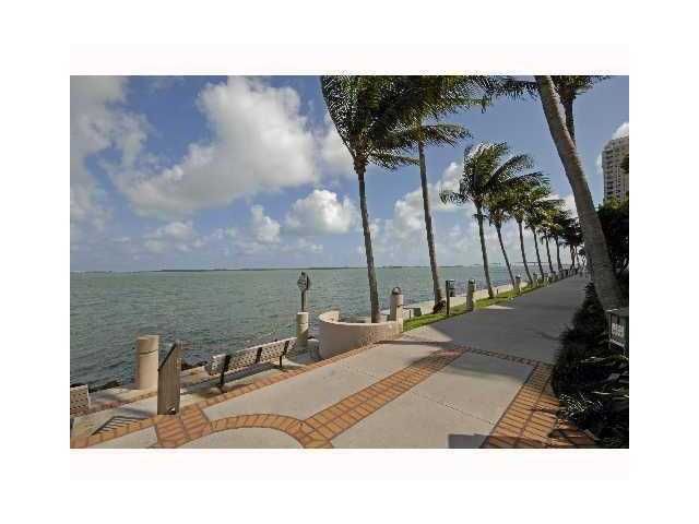 540 BRICKELL KEY DR # 520, Miami, FL 33131