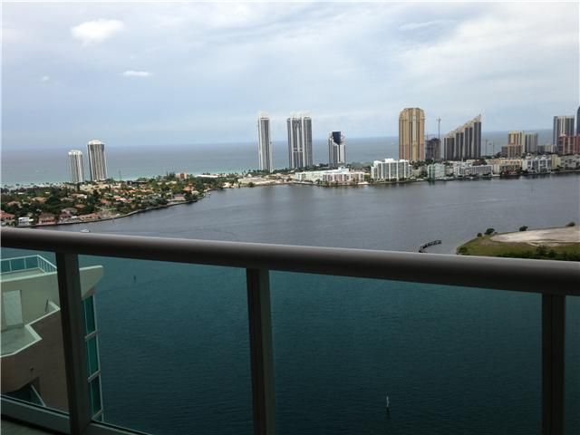 3370 HIDDEN BAY DR # 3511, Miami, FL 33180