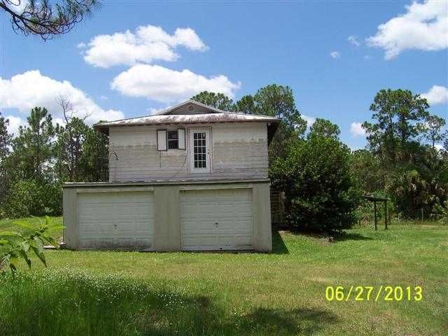 1885 Grant Rd, Grant, FL 32949