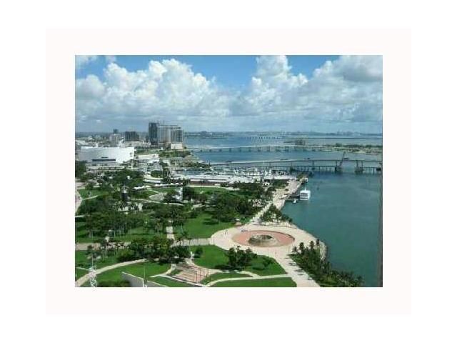 325 S BISCAYNE BL # 1820, Miami, FL 33131