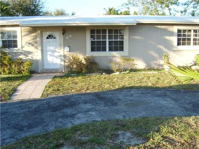 7581 PLANTATION BL, Hollywood, FL 33023