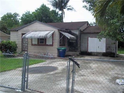 1418 NW 101 ST, Miami, FL 33147