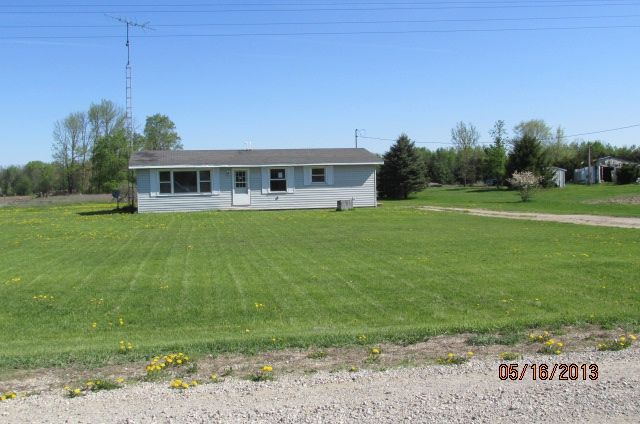 11360 Seaman Rd, Sumner, MI 48889