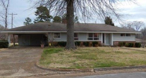 203 Rivermont Dr, Sheffield, AL 35660