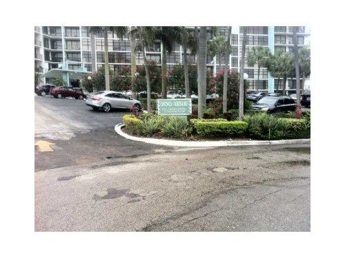 200 Leslie Dr # 223, Hallandale, FL 33009