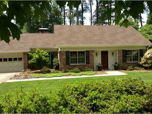 385 Robin Court, Roswell, GA 30076