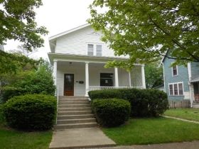 628 Shelby St, Shelbyville, IN 46176