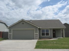 2531 Paige Ln, Junction City, KS 66441