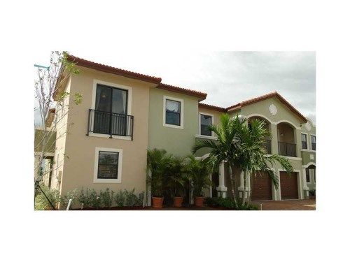 668 NE33 TERACE # 668, Homestead, FL 33033