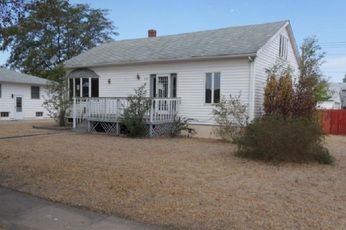 100 W 8th St, Julesburg, CO 80737