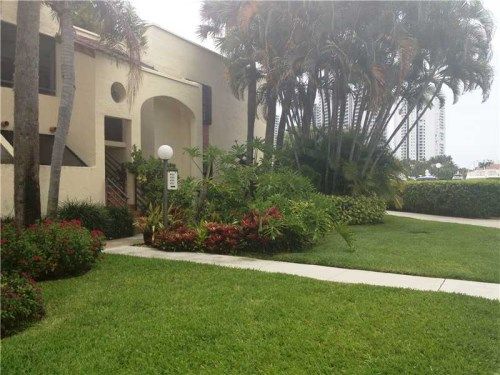 3551 MAGELLAN CR # 422, Miami, FL 33180