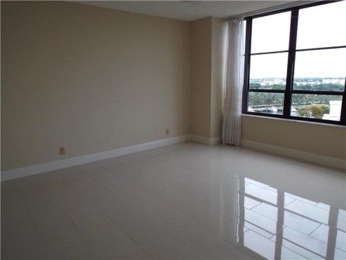 500 THREE ISLANDS BL # 711, Hallandale, FL 33009