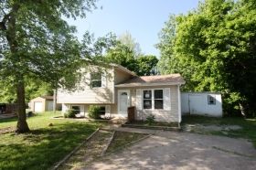 16 Ivy Ln, Festus, MO 63028