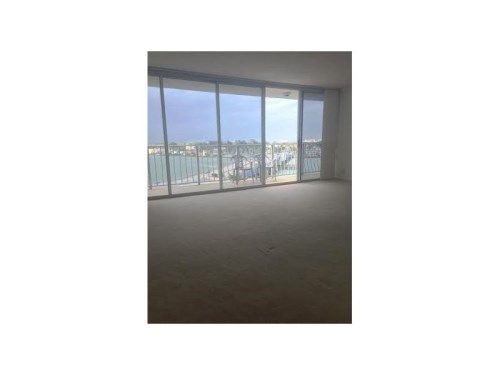 7601 E TREASURE DR # 914, Miami Beach, FL 33141