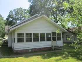 303 W 3rd St, Lonoke, AR 72086