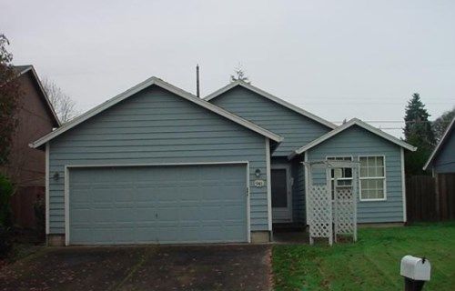 941 Se Oak St, Dundee, OR 97115