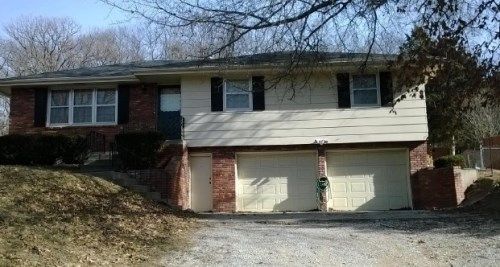 417 North Us Highway 169, Smithville, MO 64089