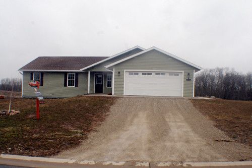 2325 Mayek Drive, Waupaca, WI 54981