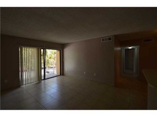 7195 NW 179 ST # 205, Hialeah, FL 33015