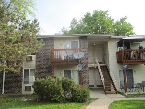 2200 Light Rd Apt 201, Oswego, IL 60543