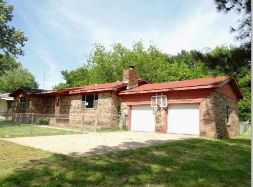 820 S Cherokee, Vian, OK 74962