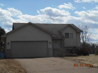 11881 Marigold Cir, Lindstrom, MN 55045