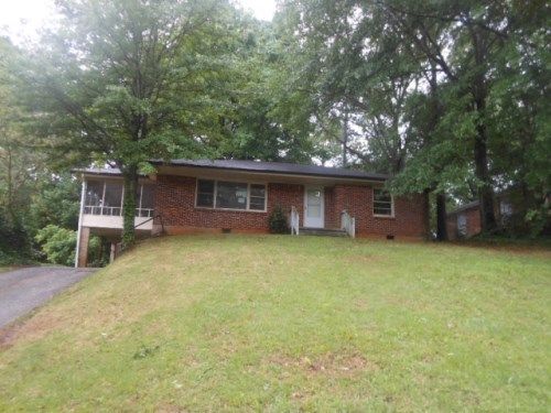 2903 Laguna Dr, Decatur, GA 30032