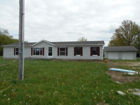 415 S Brown St, Lyons, IN 47443