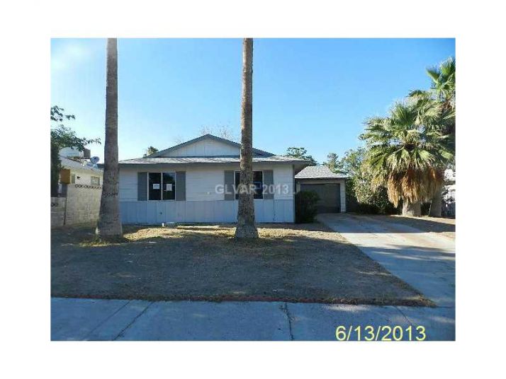 4696 Newton Dr, Las Vegas, NV 89121