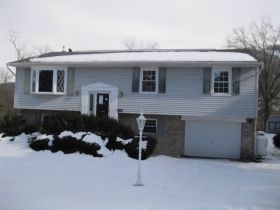 425 Fried Drive, Dauphin, PA 17018