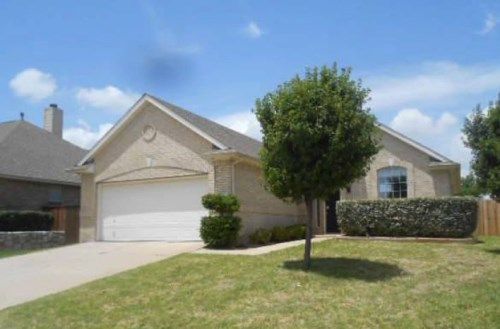 672 Jutland Drive, Grand Prairie, TX 75052