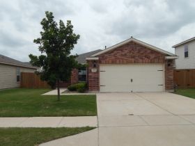 613 Misty Mountain Dr, Fort Worth, TX 76140