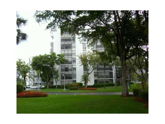 3401 N COUNTRY CLUB DR # 406, Miami, FL 33180