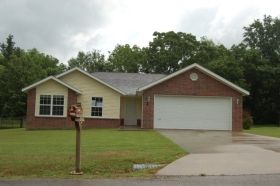 224 Riverwood Ave, West Fork, AR 72774