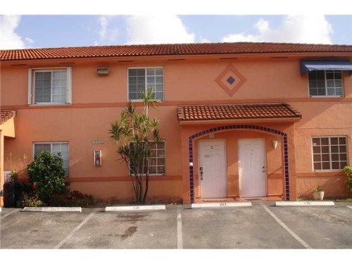 3256 W 70 ST # 202, Hialeah, FL 33018