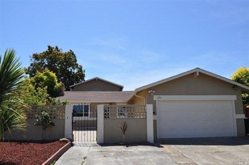 201 Inverness Dr, Vallejo, CA 94589