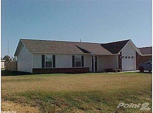 68 10 Point Ln, Ward, AR 72176