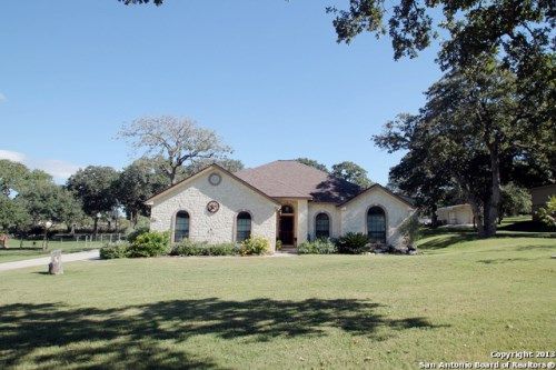 213 Deer Ridge Dr, La Vernia, TX 78121