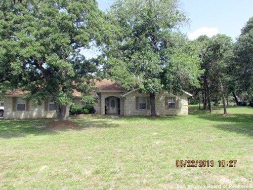 1204 COUNTRY VIEW DR, La Vernia, TX 78121