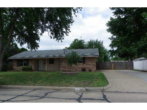 908 Woods Ave, Norman, OK 73069