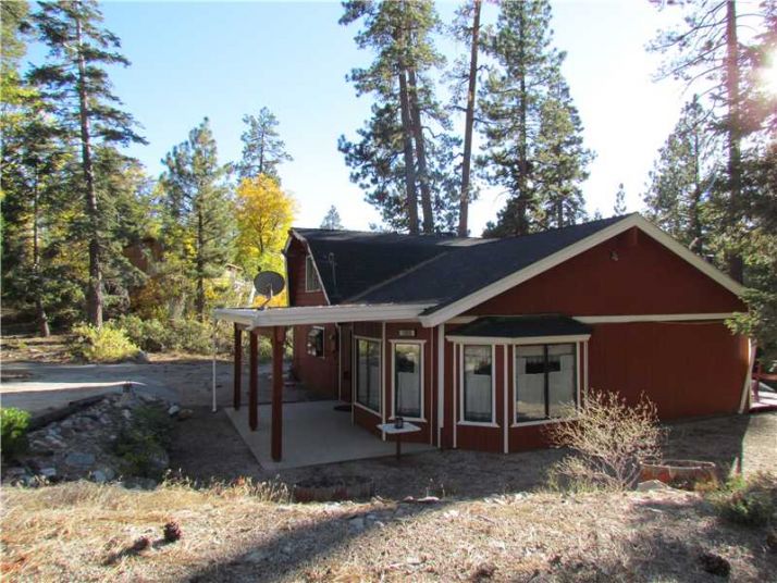 1300 Bruin Trail, Fawnskin, CA 92333