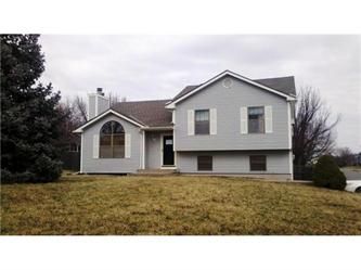 204 Topaz Ct, Lees Summit, MO 64063