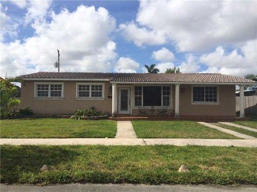 542 W 46 PL, Hialeah, FL 33012