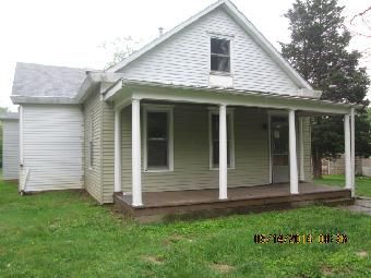 135 N Madison Ave, Hanover, IN 47243