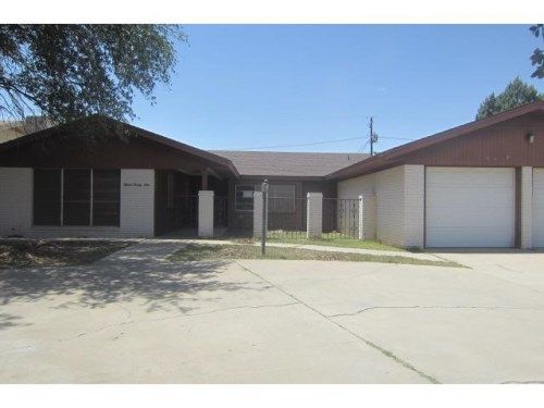 1521 S Missouri St, Pecos, TX 79772