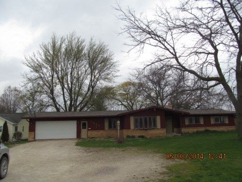 1223 E Charles St, Oelwein, IA 50662