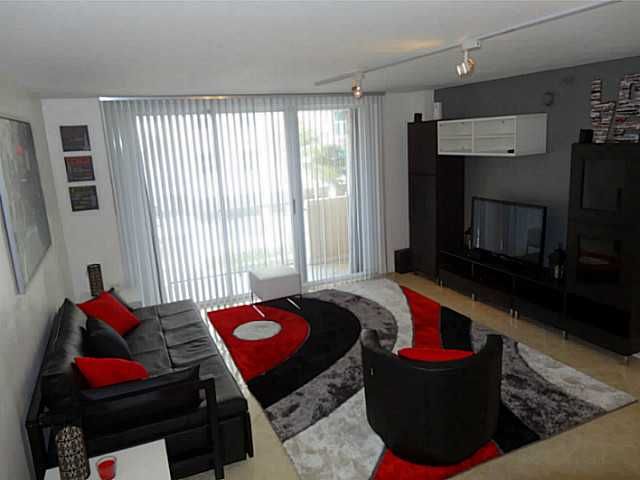 9195 COLLINS AV # 311, Miami Beach, FL 33154