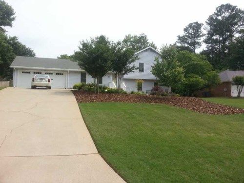 415 Knoll Woods Drive, Roswell, GA 30075